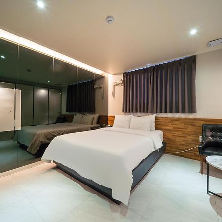 Mnlucky Hotel Seul Zewnętrze zdjęcie