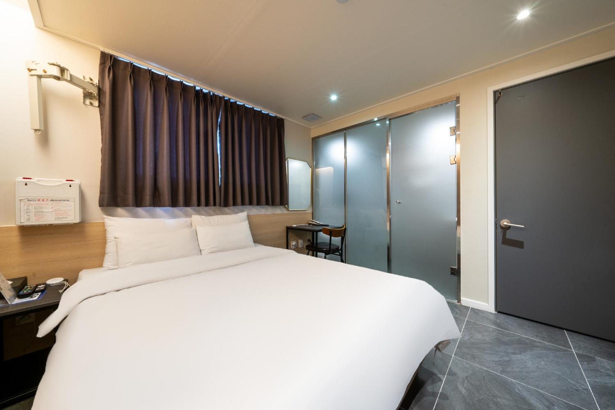 Mnlucky Hotel Seul Zewnętrze zdjęcie